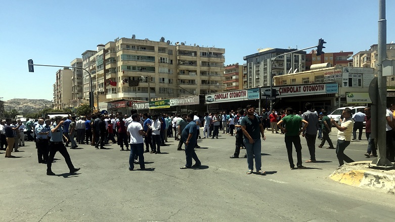 URFA - Yol kapattılar!